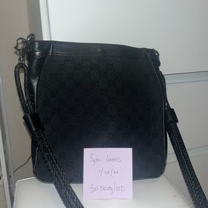 Vintage 2000’s Gucci black bag. NEGOTIABLE and need gone!!!